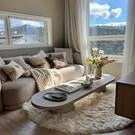 Newly Renovated Designer Home, Peaceful & Luxurious