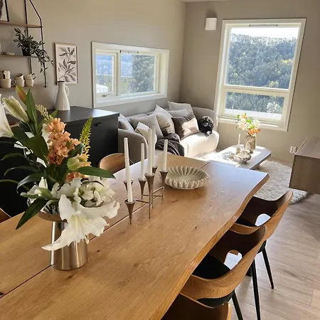 Leilighet Newly Renovated Designer Home, Peaceful & Luxurious