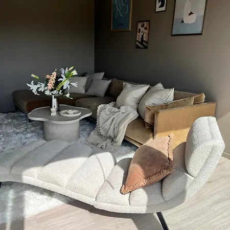 Leilighet Newly Renovated Designer Home, Peaceful & Luxurious Lunden