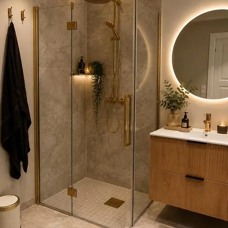 Leilighet Newly Renovated Designer Home, Peaceful & Luxurious Lunden