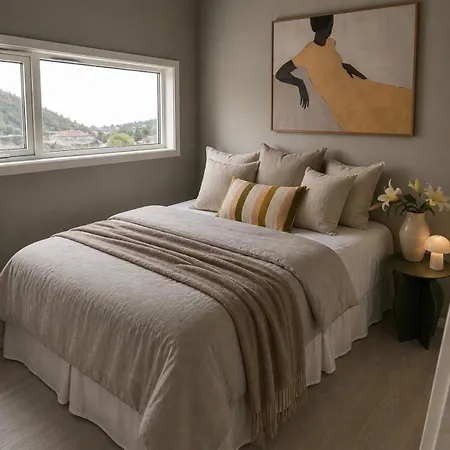 Leilighet Newly Renovated Designer Home, Peaceful & Luxurious *